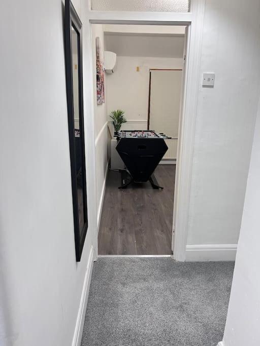 Spacious 3 Bed Flat - Beach Nearby - No Pets Southend-on-Sea Kültér fotó
