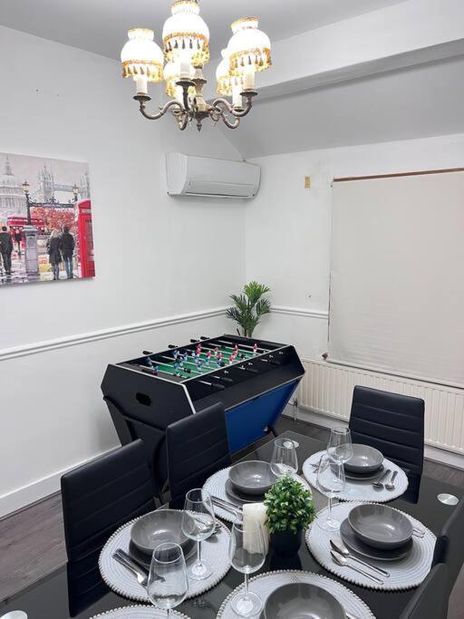 Spacious 3 Bed Flat - Beach Nearby - No Pets Southend-on-Sea Kültér fotó