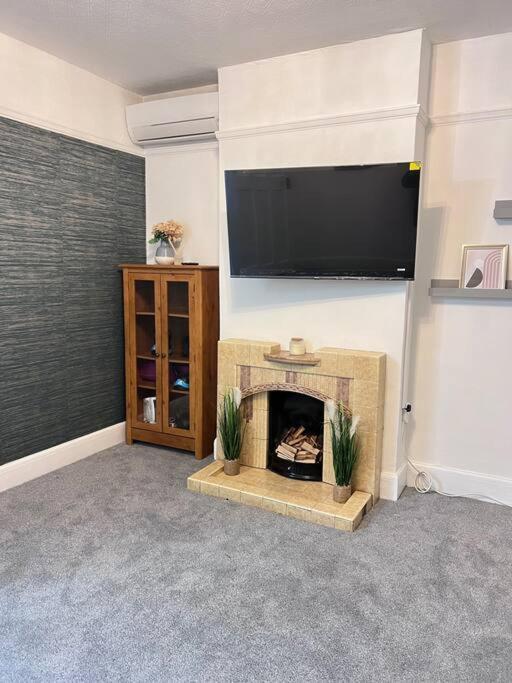 Spacious 3 Bed Flat - Beach Nearby - No Pets Southend-on-Sea Kültér fotó