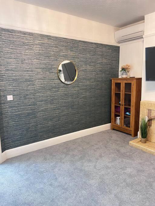 Spacious 3 Bed Flat - Beach Nearby - No Pets Southend-on-Sea Kültér fotó