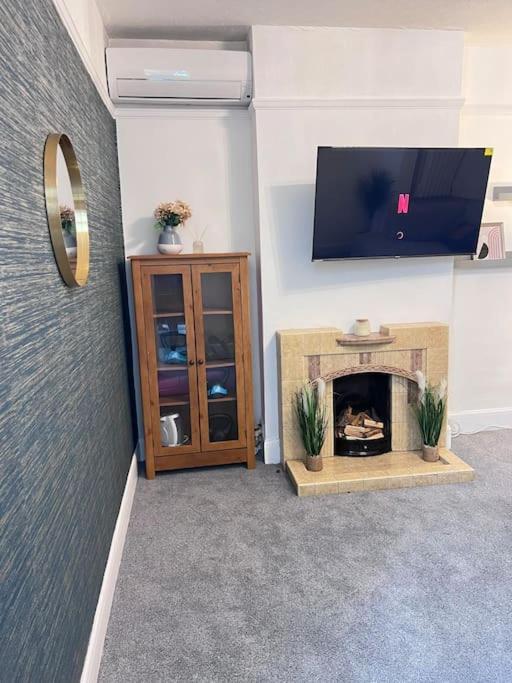 Spacious 3 Bed Flat - Beach Nearby - No Pets Southend-on-Sea Kültér fotó