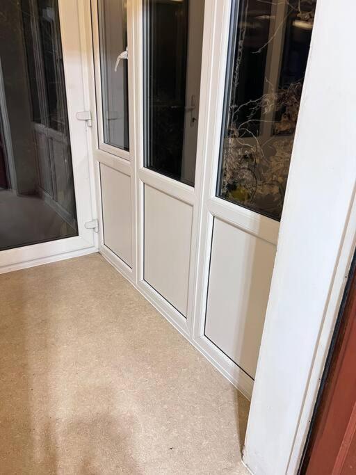 Spacious 3 Bed Flat - Beach Nearby - No Pets Southend-on-Sea Kültér fotó