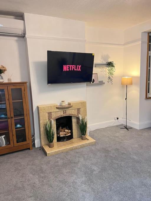 Spacious 3 Bed Flat - Beach Nearby - No Pets Southend-on-Sea Kültér fotó